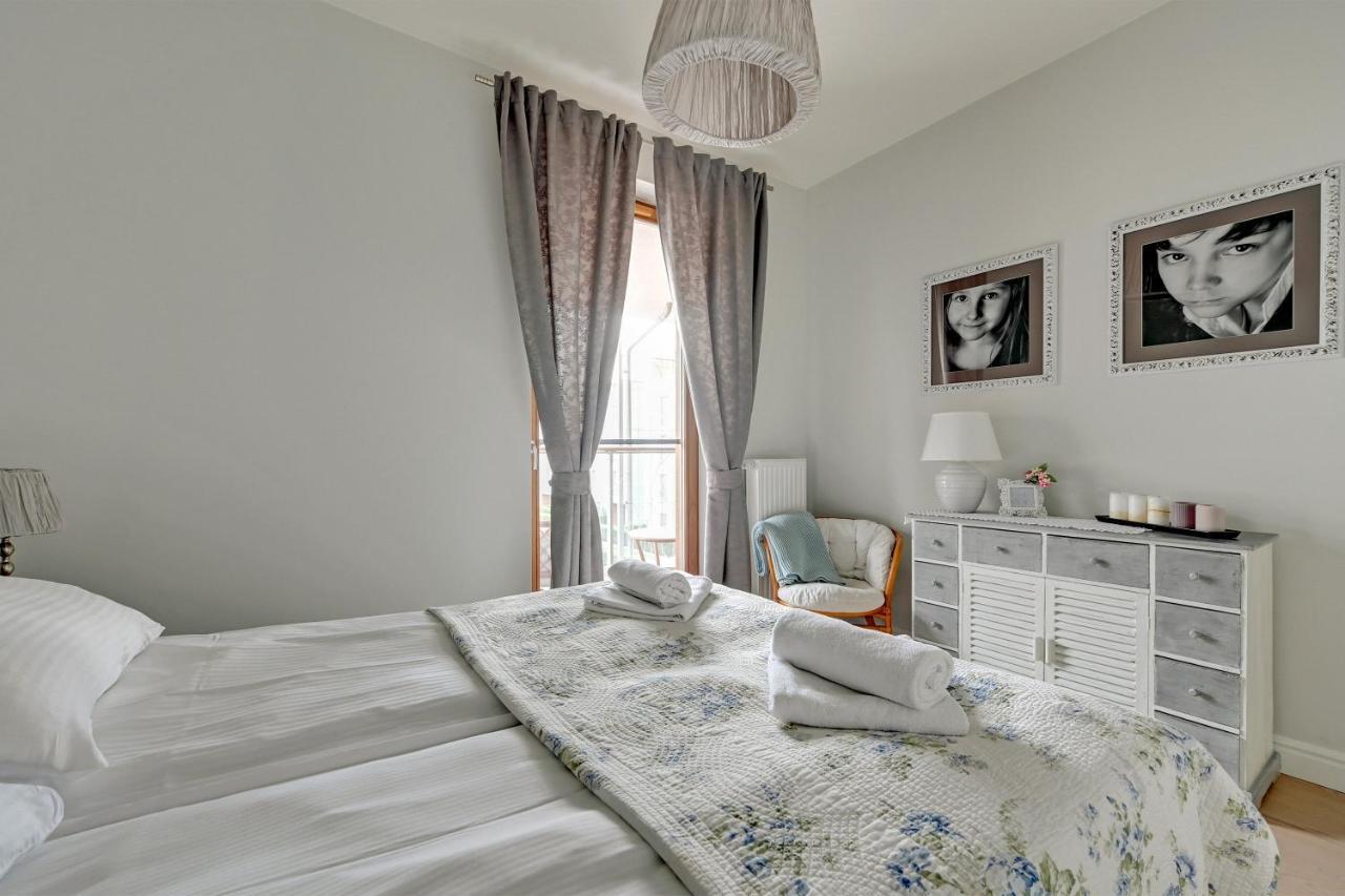 Apartments Riva - Nadmorski Dwor Premium Гданск Екстериор снимка